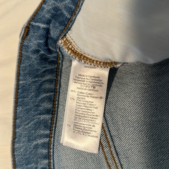 Like new Madewell jeans. Size 31. - Picture 4 of 6